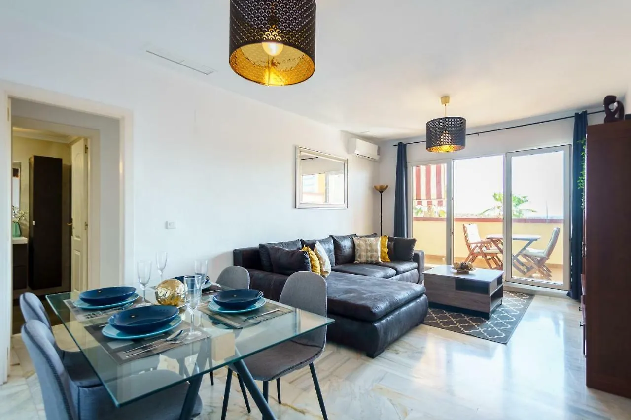 Spacious Beachfront Flat With Sea Views And Private Indoor Parking Benalmadena Apartment