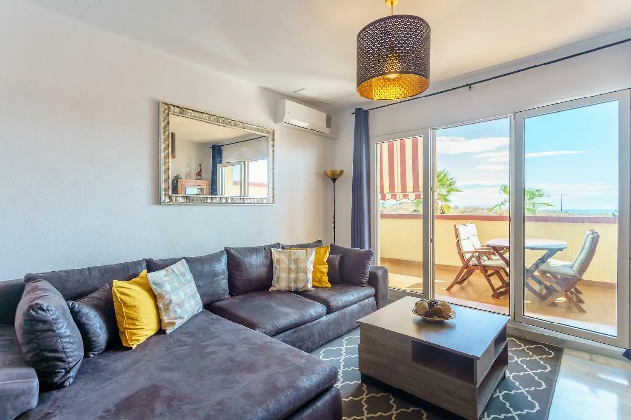 Spacious Beachfront Flat With Sea Views And Private Indoor Parking Benalmádena