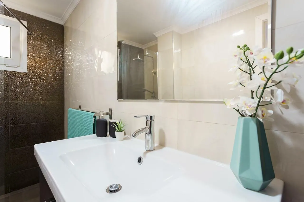 Spacious Beachfront Flat With Sea Views And Private Indoor Parking Benalmadena 0*,