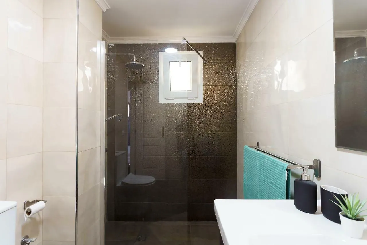 Spacious Beachfront Flat With Sea Views And Private Indoor Parking Benalmadena