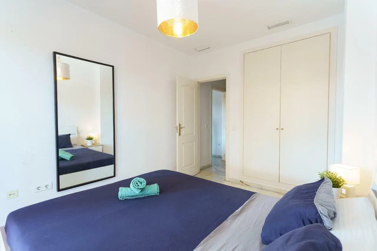 Spacious Beachfront Flat With Sea Views And Private Indoor Parking Benalmádena