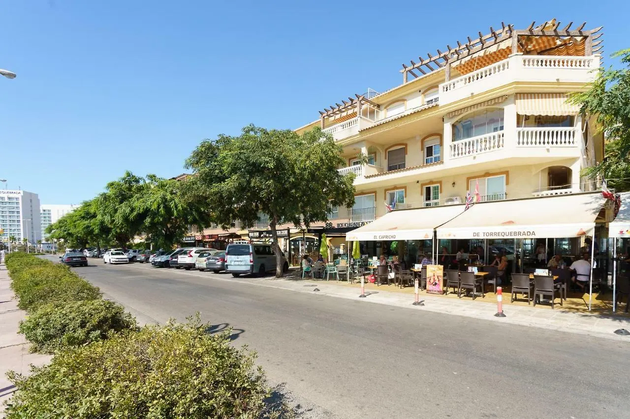 Spacious Beachfront Flat With Sea Views And Private Indoor Parking Benalmadena